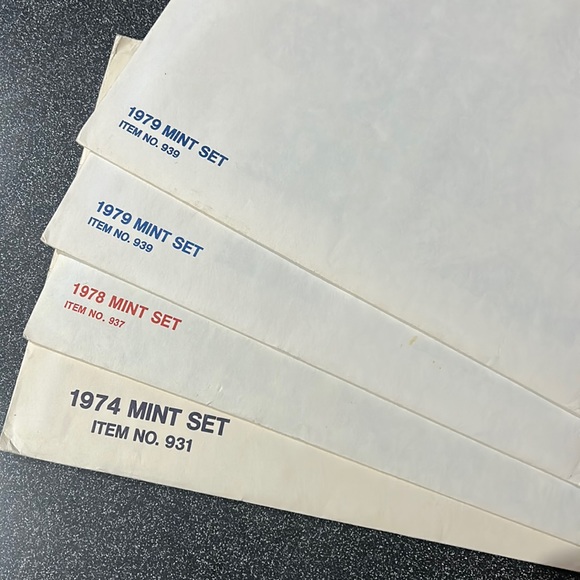 Vintage USPS Mint Set of Commemorative Stamps ‘74, ‘78’ ‘79 - Picture 3 of 3